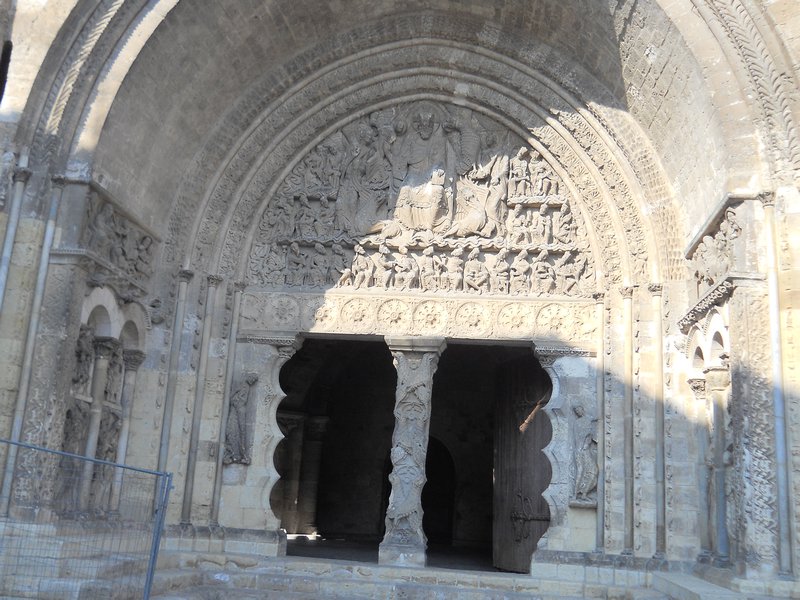 Portal door, Abbaye St. Pierre
