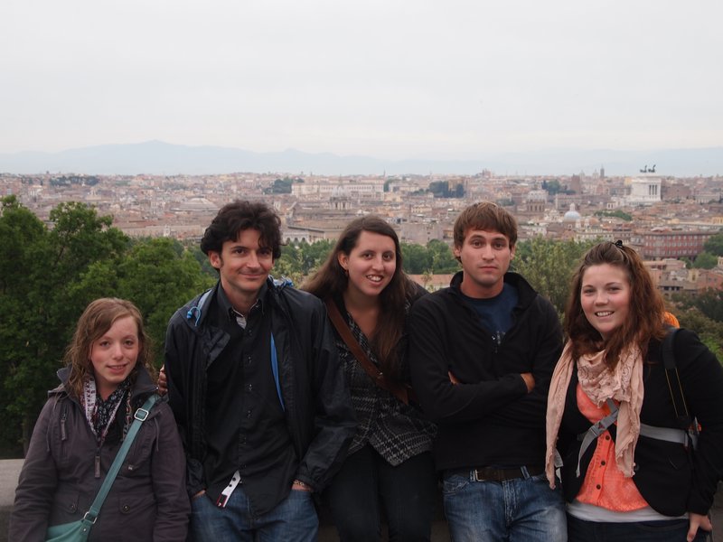 The whole couchsurfing crew overlooking Rome