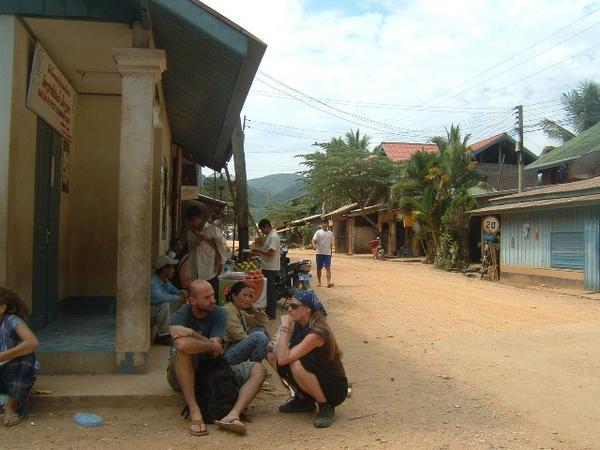 Travellers in Nong Khiaw