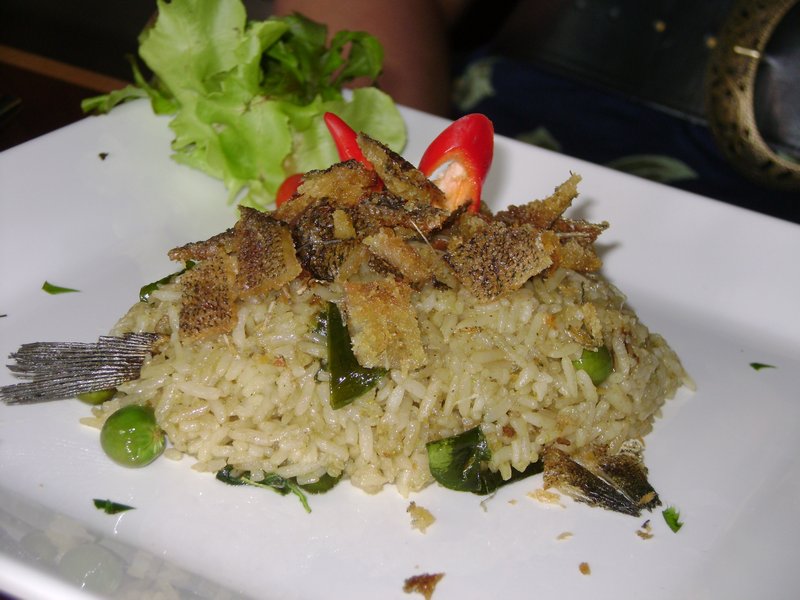 Thai fried rice with fried fish