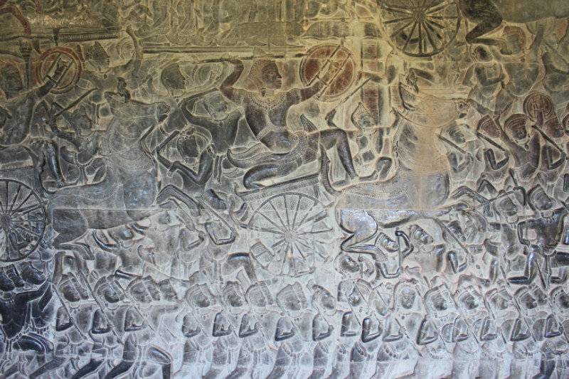 Huge battle mural at Angkor Wat