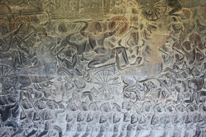 Huge battle mural at Angkor Wat