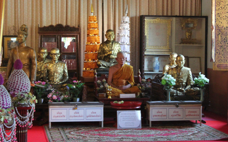 Monk at Phra Signh