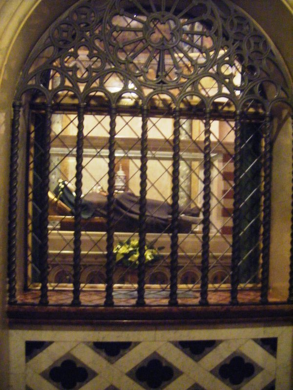 tomb of St. Clare/Santa Chiara