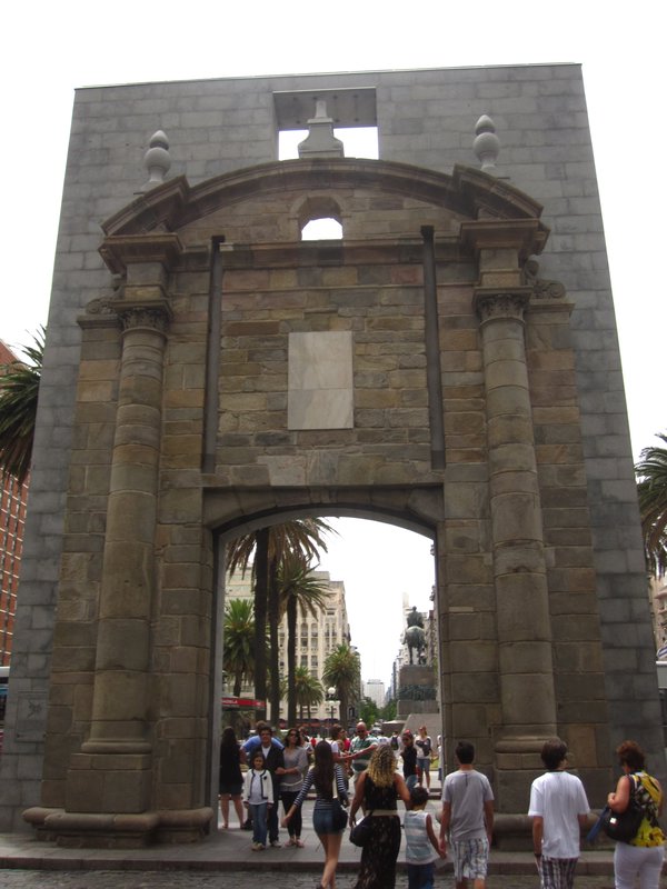 Montevideo entrance