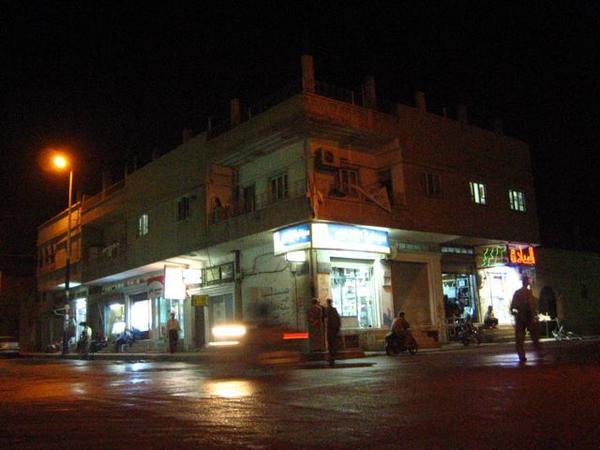 Street corner at night, Palmyra