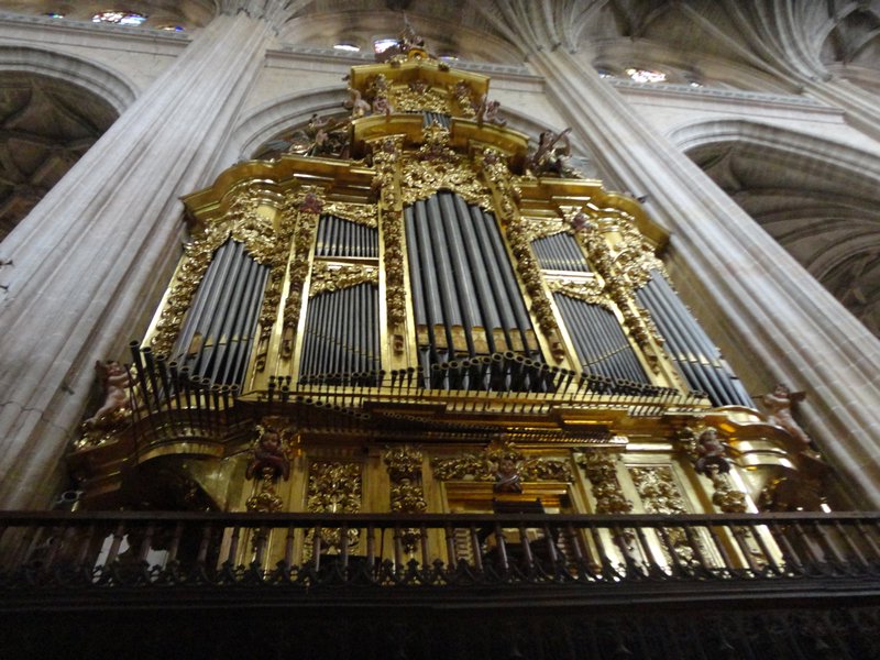 This church has the most amazing organs...
