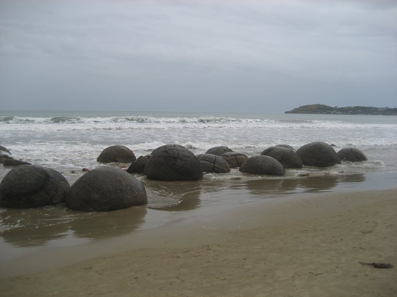 Mueraki boulders