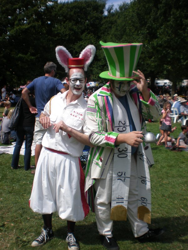 120211 - festivale rabbit and hatter