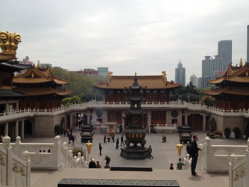 Jing-an Temple Courtyard