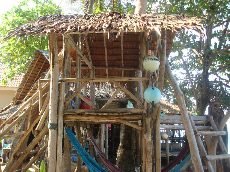 You can eat in a treehouse
