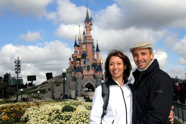 Les parents at Disneyland Paris