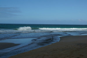 heavy surf at Hanakapiai beach