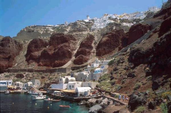 El puerto de Santorini