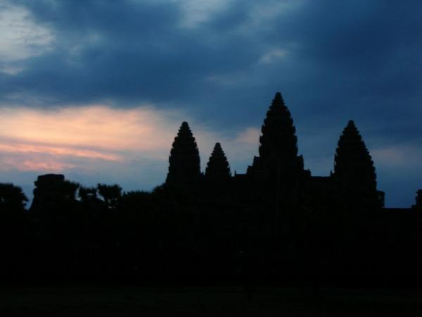 Amanecer en Angkor Wat / Angkor Wat dawn