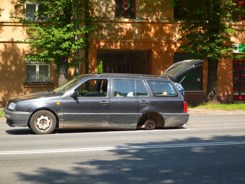 14 Wheels falling off cars are quite common in Riga, Latvia.