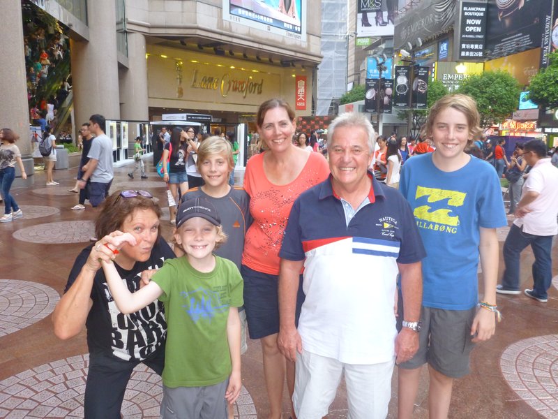 18 Catching up with Des and Kaye Hastie in Hong Kong