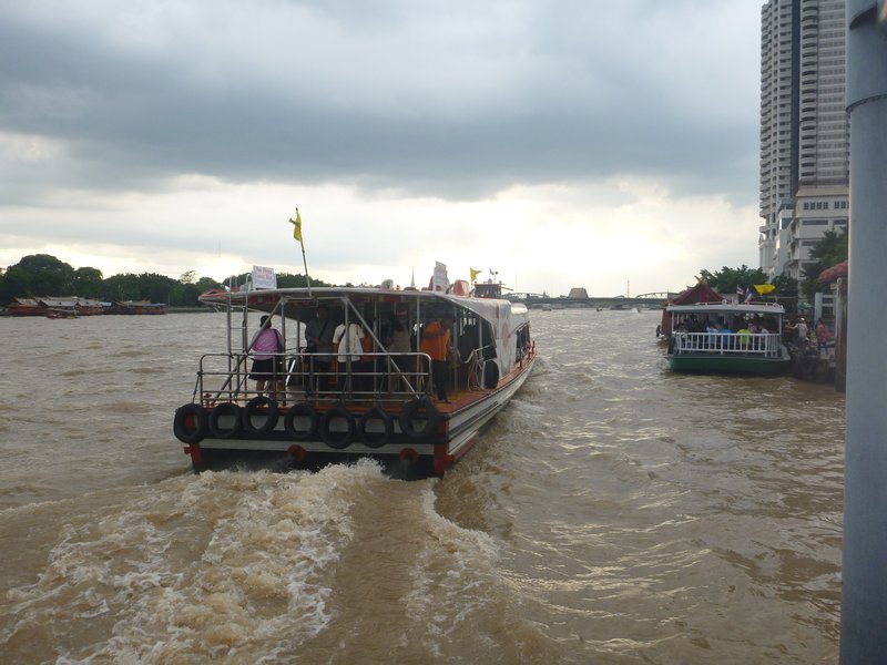 17 Exploring Bangkok by water