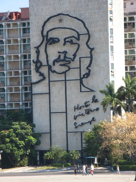 Che mural, at far corner of the Plaza de la Revolucion