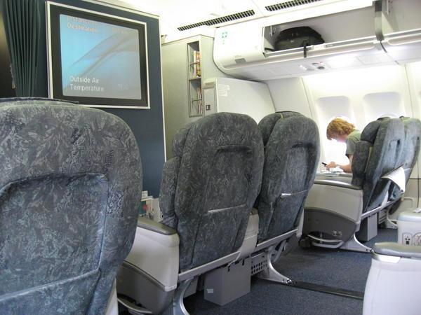 Toronto-Montreal with Air Canada in business class