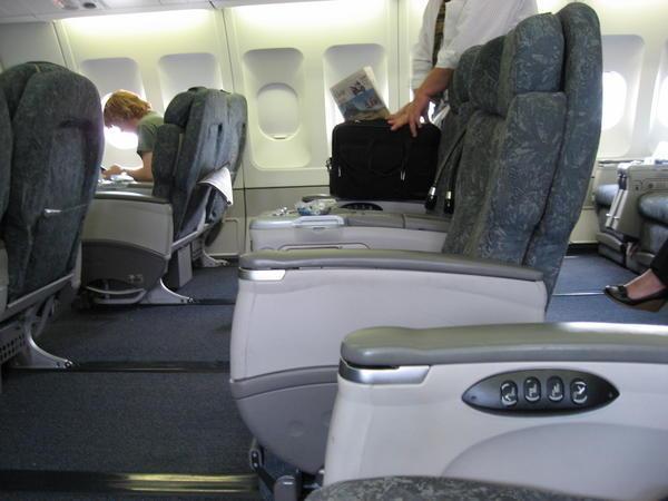 Toronto-Montreal with Air Canada in business class