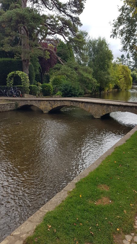BOURTON ON THE WATER