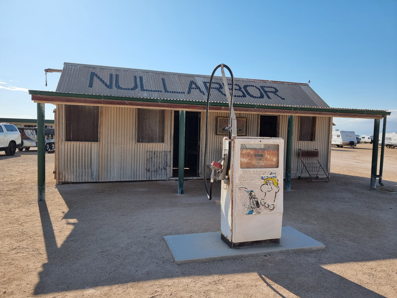 THE OLD NULLABOR ROADHOUSE