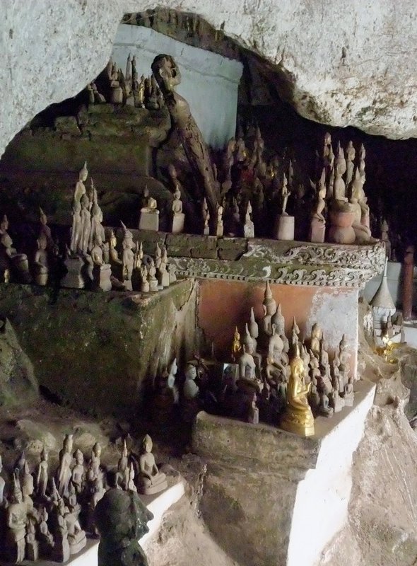 Puk Ou Cave buddha's