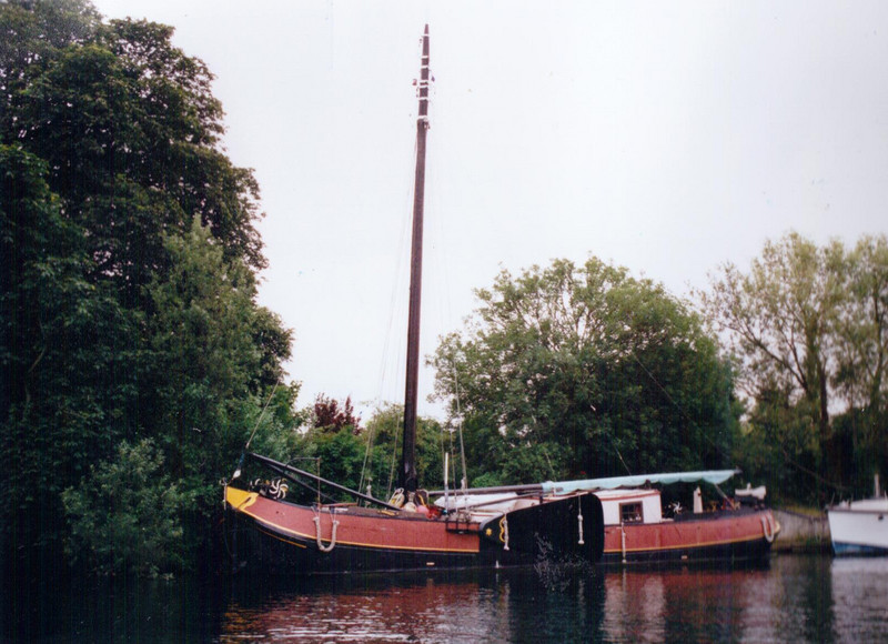 Paddington Arm houseboats