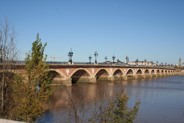 The Pont de pierre