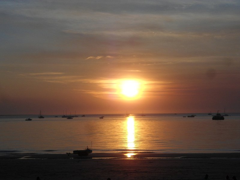 Coucher de soleil sur la plage de Darwin