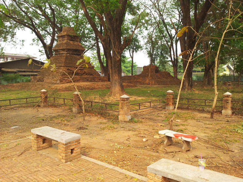 ancient ruin temples scattered across Chiang Saen