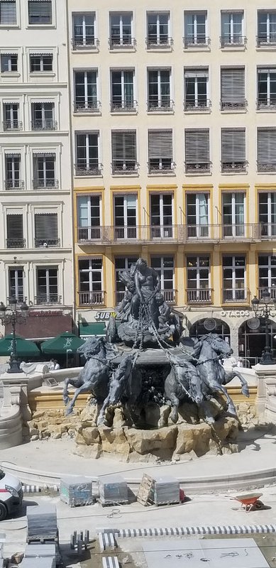 Fountain under renovation at Art Museum in Lyon