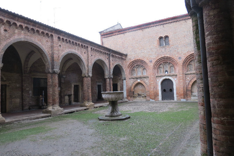 Courtyard S. Stefano