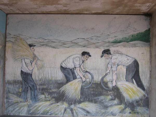 Mural of wheat harvest at Villarosa train depot