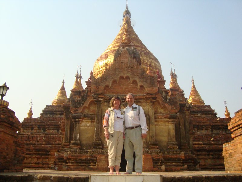 M and D at Dhammayazaka Pagoda