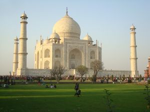 Dusk at Taj Mahal