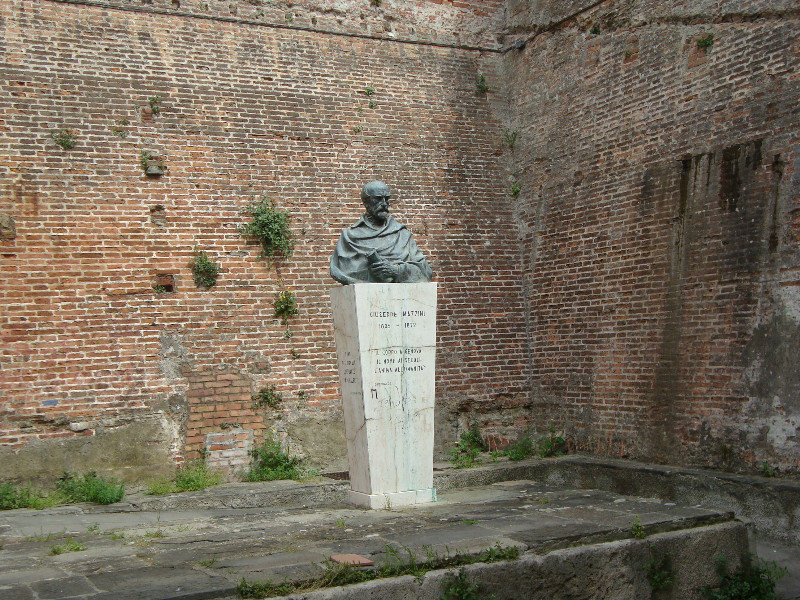 Fortezza Vecchia Guiseppe Mazzini Bust