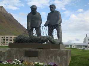 129.   Statue of 2 Fisherman Isafjordur, Isafjordardjup, Westfjords..