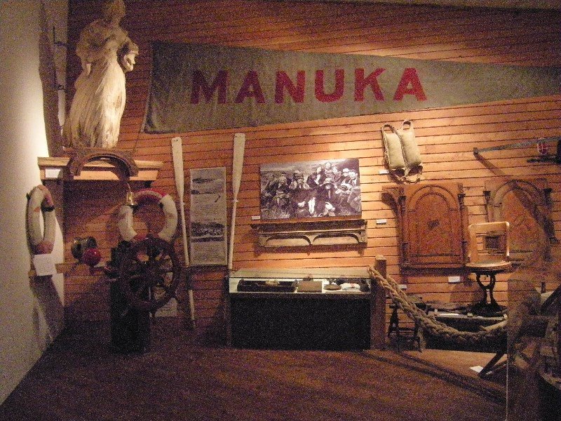 18. Relics from the Manuka Shipwreck - Okawa Museum