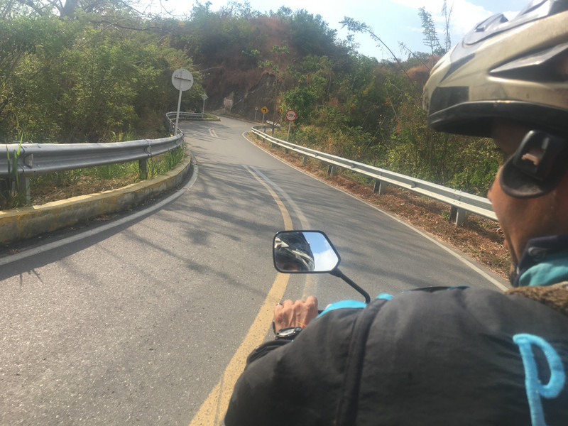 Moto-Tour durch die Berge Mincas