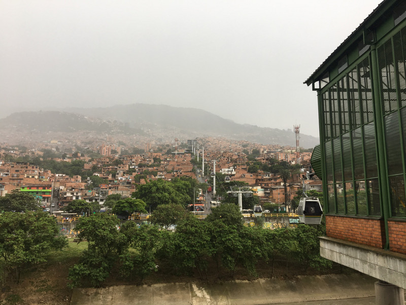 Medellín Impressionen - Metrocable bei Regenwetter