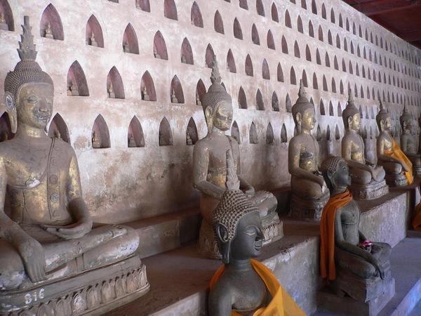 The oldest temple in Vientiane, containing over 3000 buddhas!