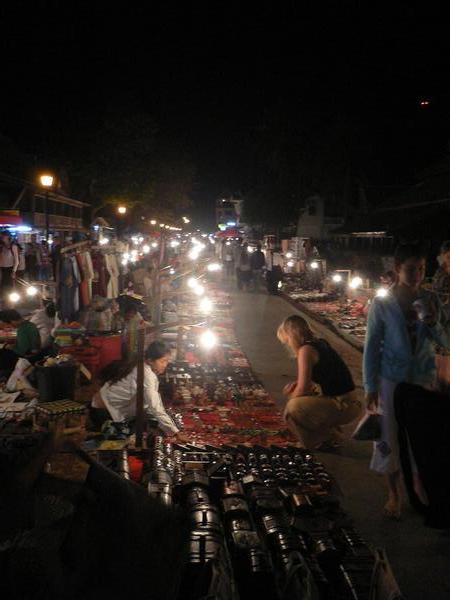 The night handicraft market