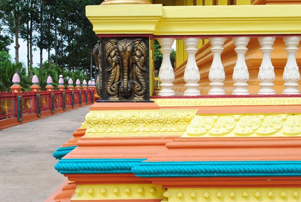 detalle del templo colorido