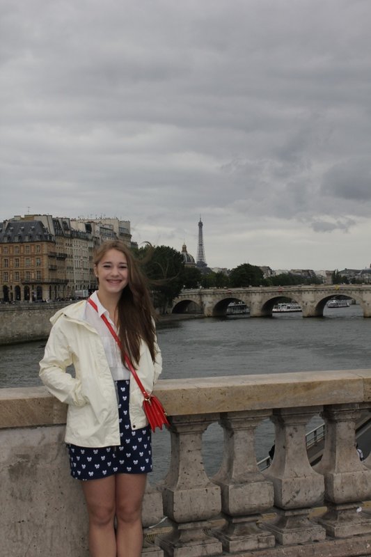 Lizzie in Paris
