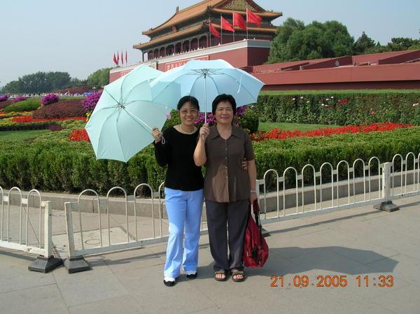 Dưới trời Bắc Kinh và bóng ô...