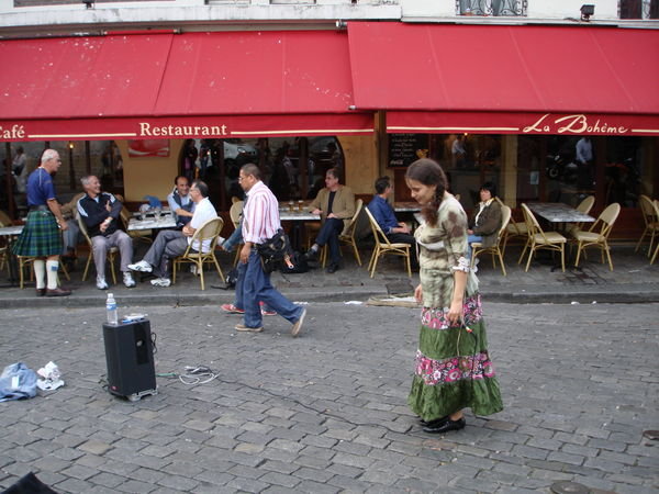 Lady singing in the street