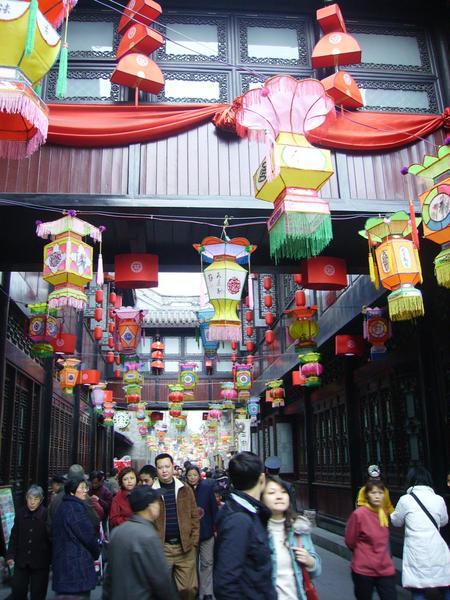 lanterns around Jinli