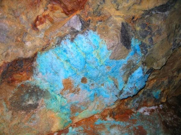 blue crystalline salts in San Bartolome mine